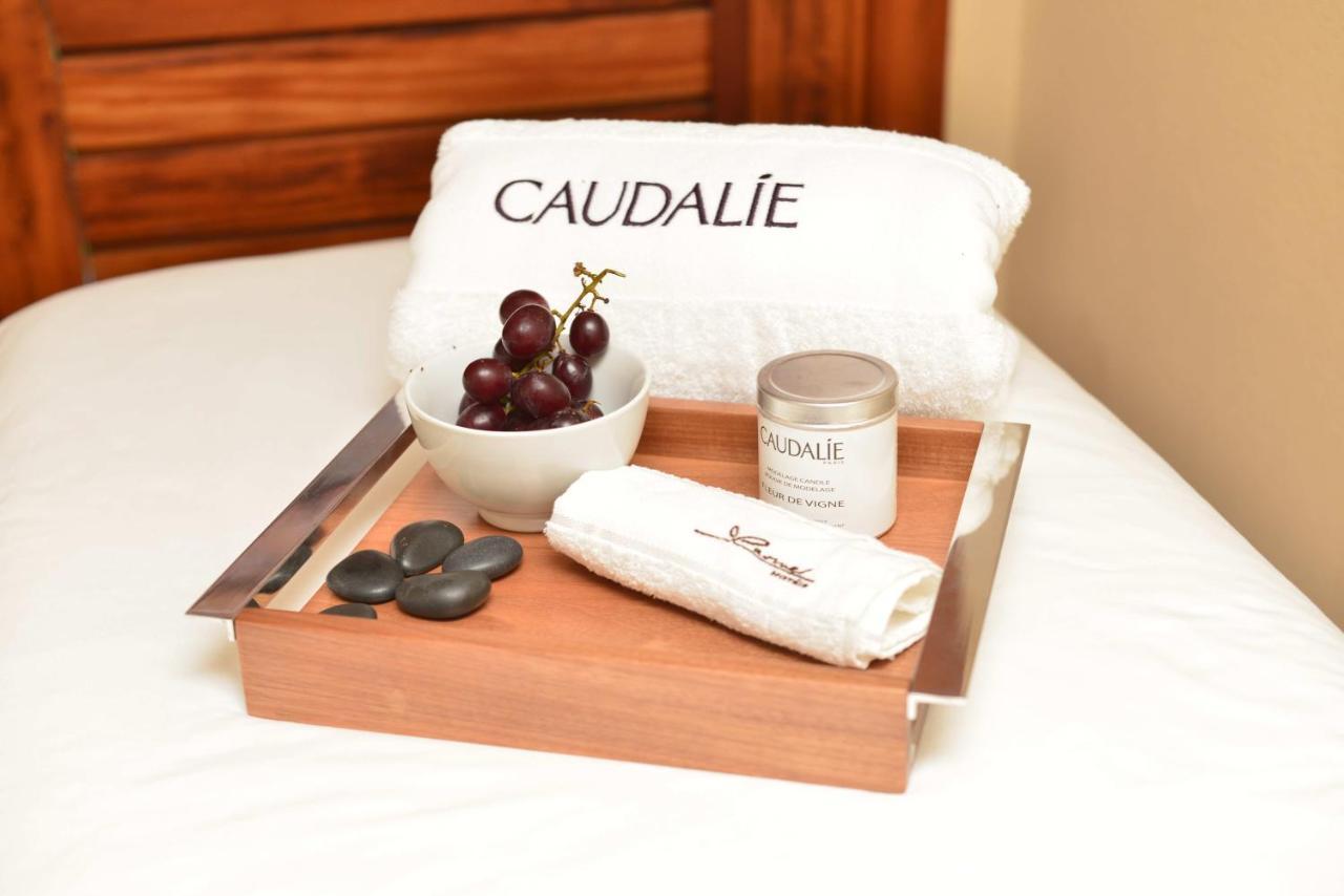 Carmel Cumbuco Resort Extérieur photo A spa tray